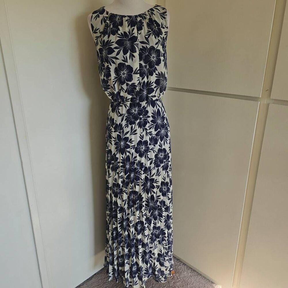 Jessica Howard Ivory/Navy Chiffon Maxi Dress Sleeveless Pleated Bottom NWOT 14W